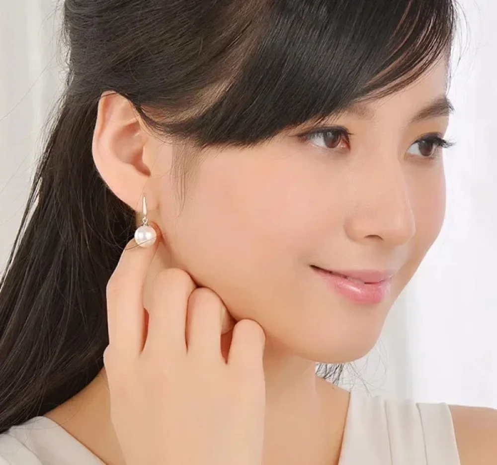 Pearl Drop Bridal Earrings photo 3